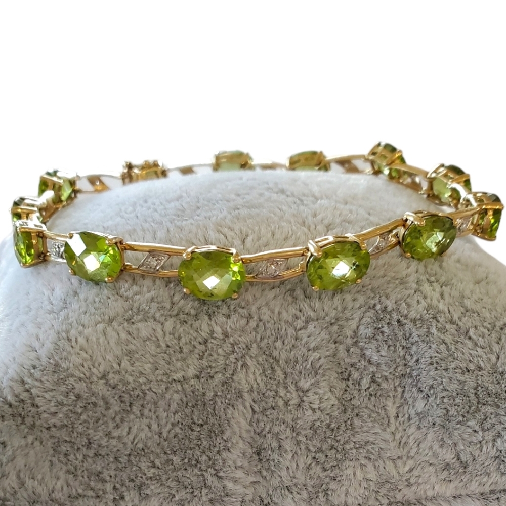 14k Gold Peridot and Diamond  Bracelet